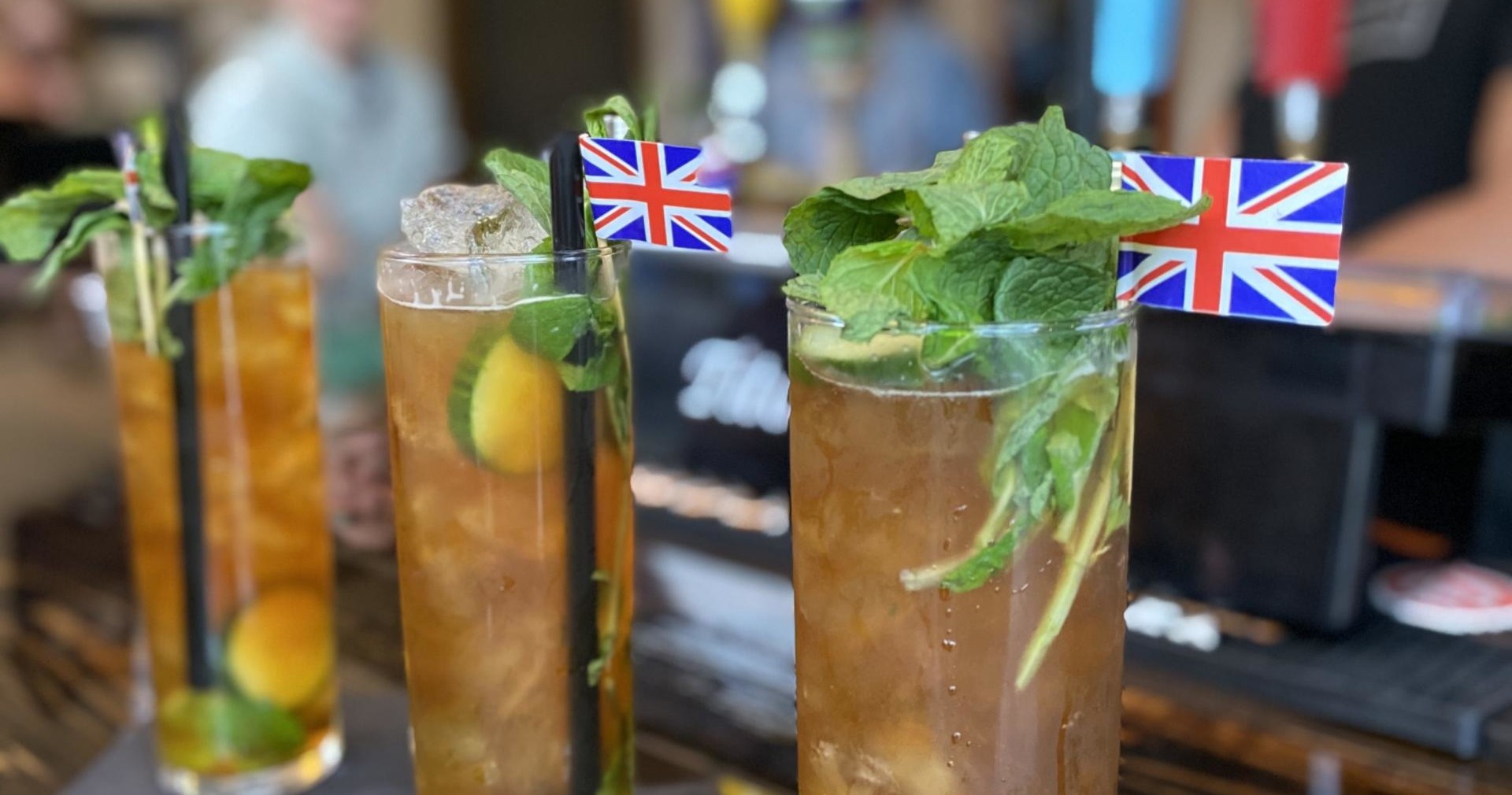 Walktails Savannah Bar Tours in GA | Savannah Taste Experience